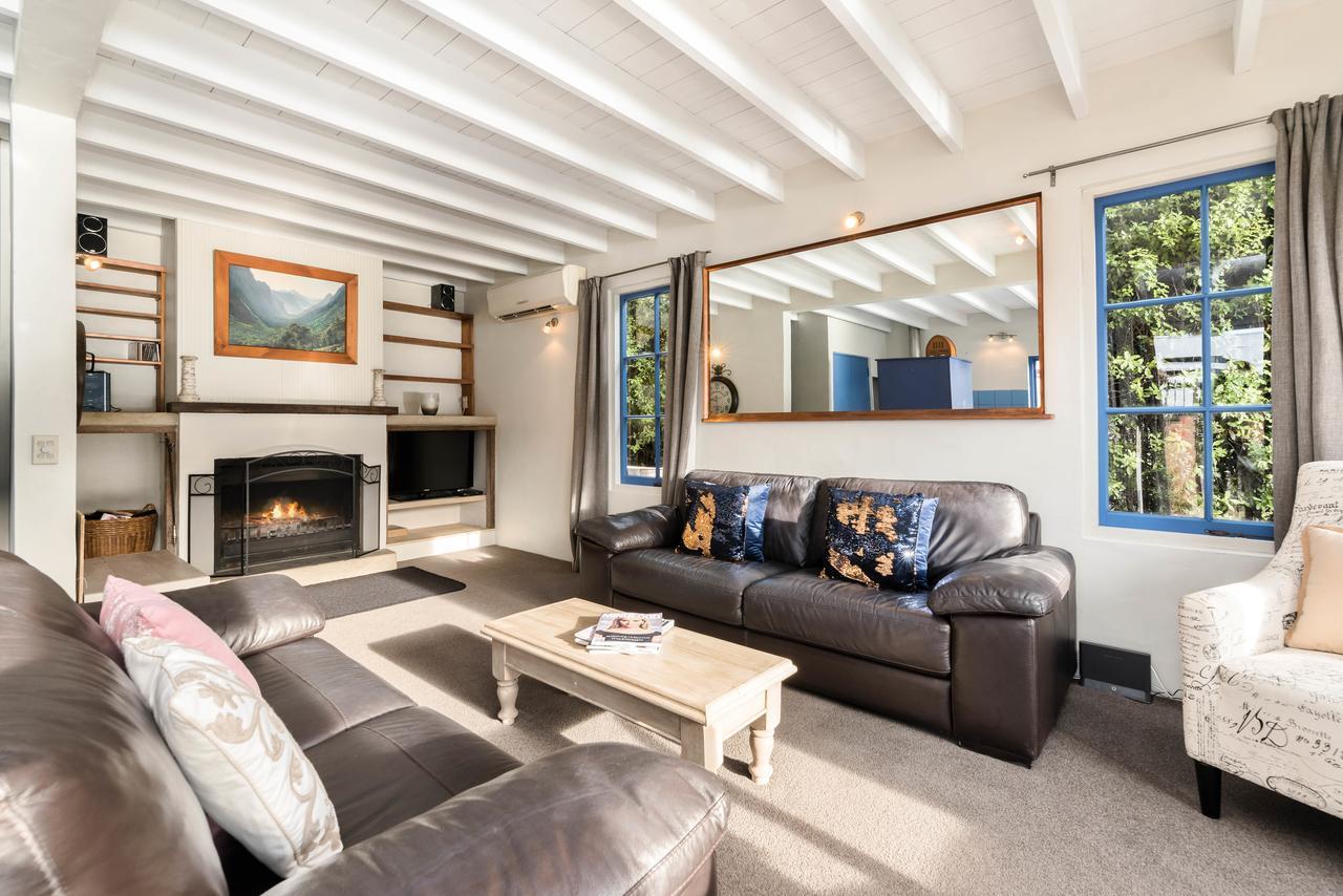 Sunny Lakeview Villa Queenstown Exterior photo